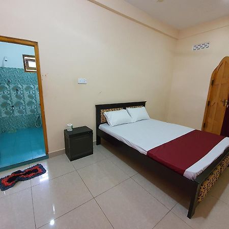 Hb Budget Rest Jaffna Exterior photo