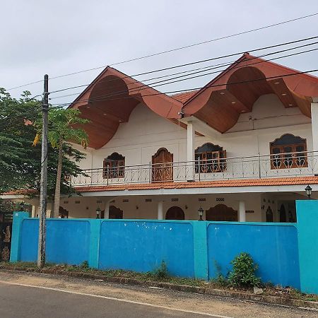 Hb Budget Rest Jaffna Exterior photo