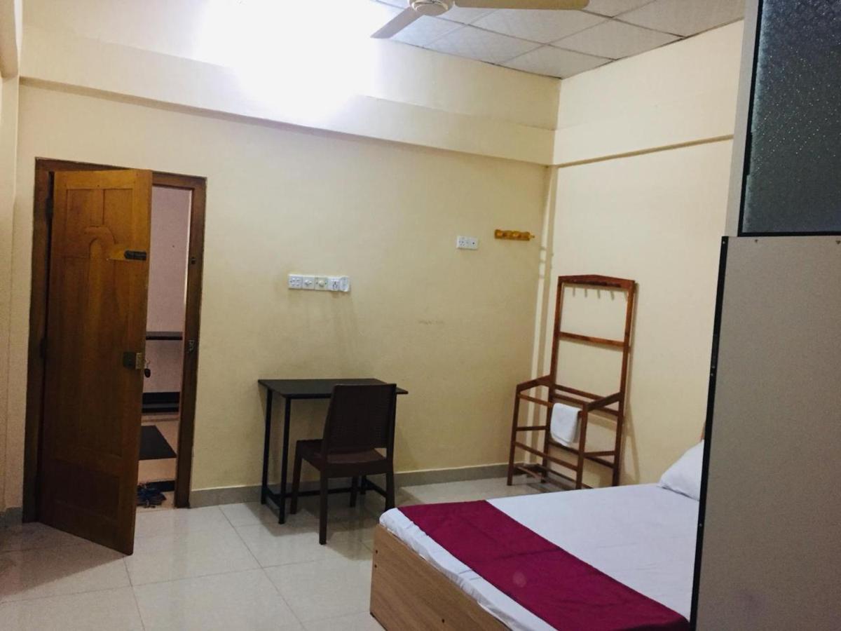 Hb Budget Rest Jaffna Exterior photo