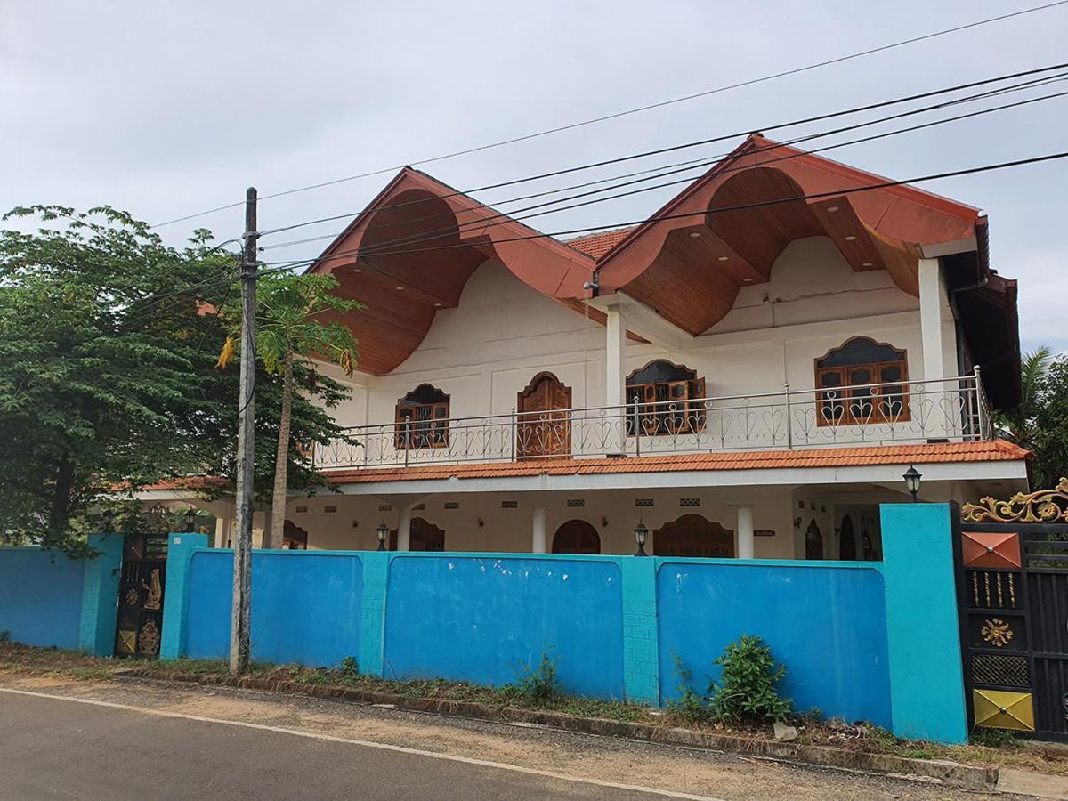 Hb Budget Rest Jaffna Exterior photo