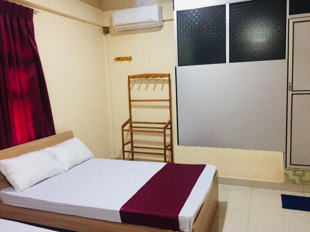 Hb Budget Rest Jaffna Exterior photo