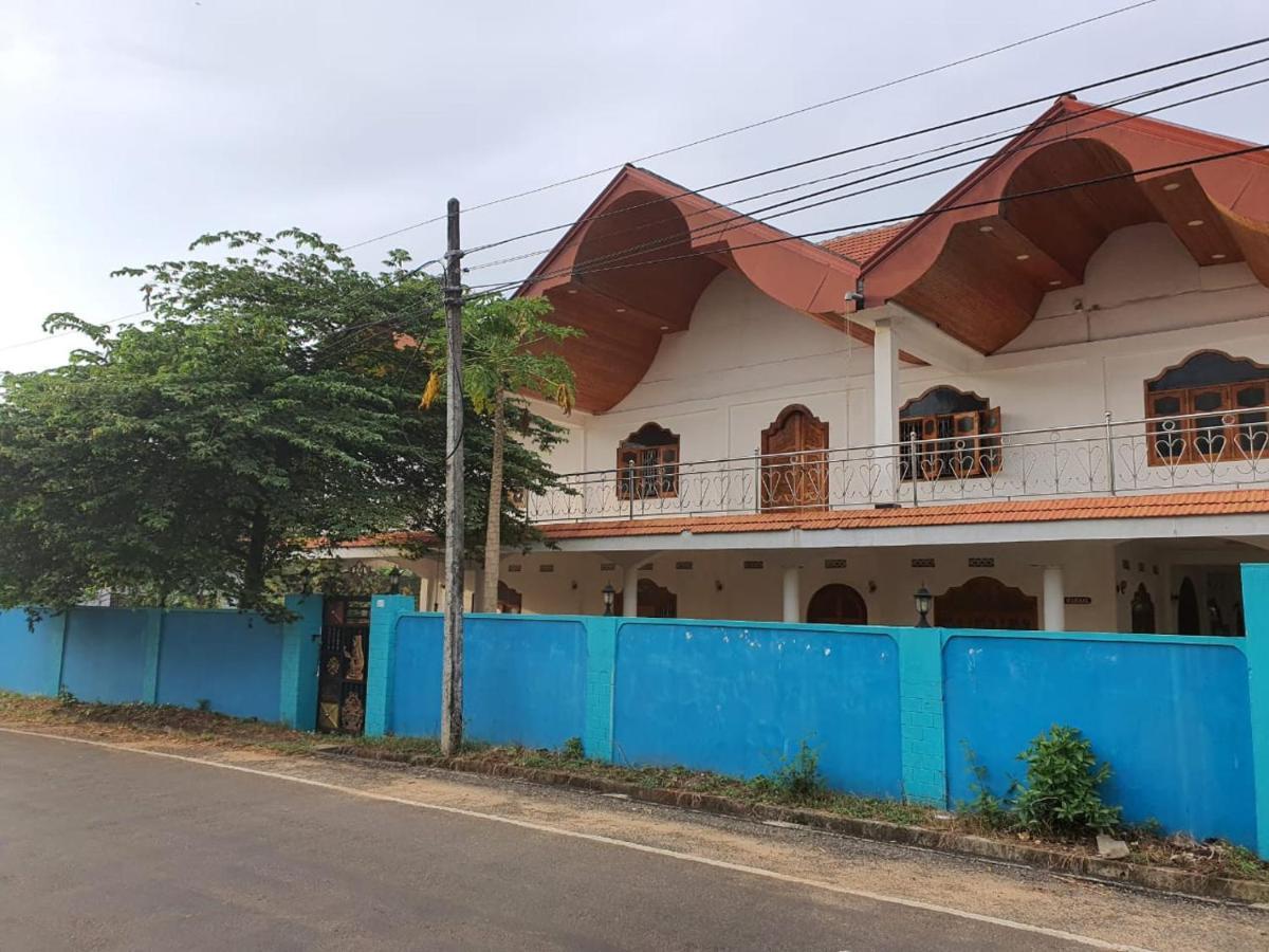 Hb Budget Rest Jaffna Exterior photo